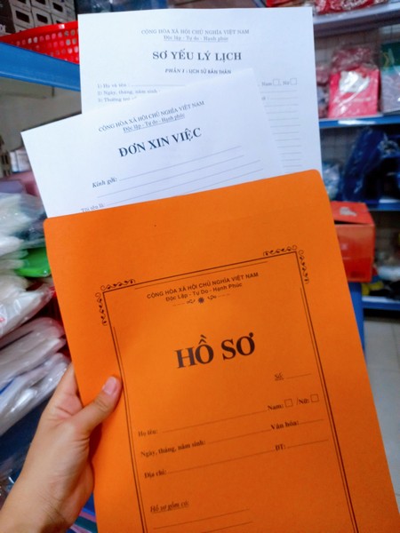 Một bộ hồ sơ được chăm chút cẩn thận sẽ là “tấm vé thông hành” giúp bạn gây ấn tượng với nhà tuyển dụng