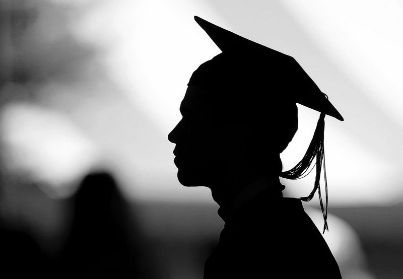 Giảm cơ hội tăng thu nhập và khó thăng tiến