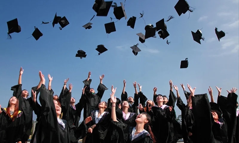 Phân biệt Giấy chứng nhận tốt nghiệp tạm thời và Bằng tốt nghiệp chính thức