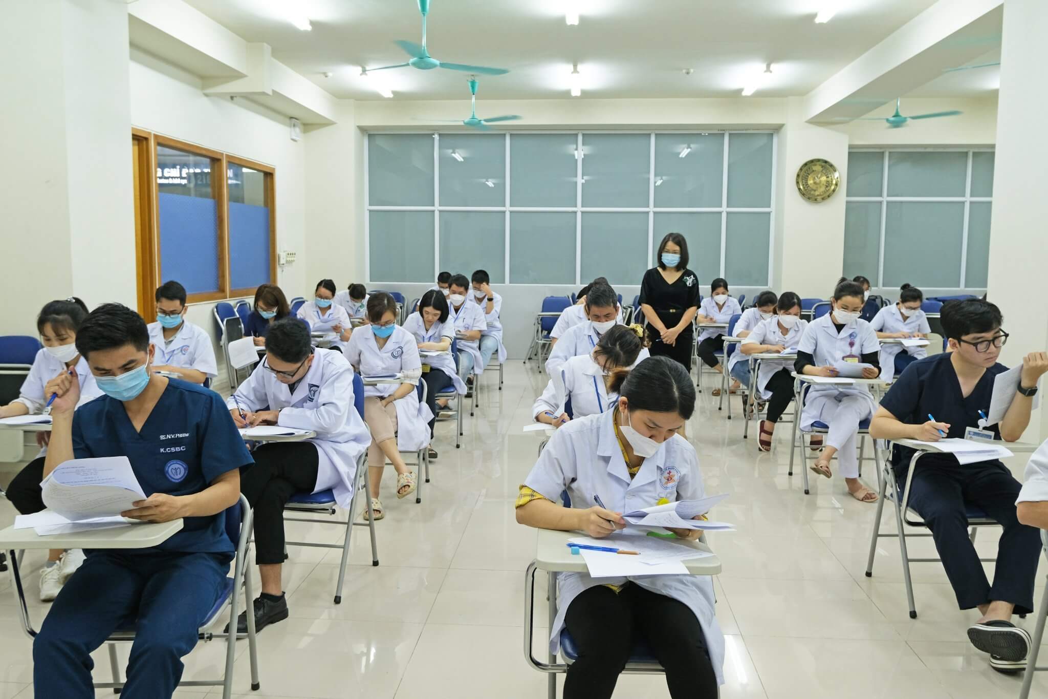 Khối ngành Sức khỏe công việc ổn định và ý nghĩa