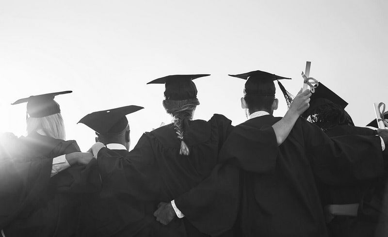 Cơ sở pháp lý và thẩm quyền xử lý việc thu hồi, hủy bỏ văn bằng