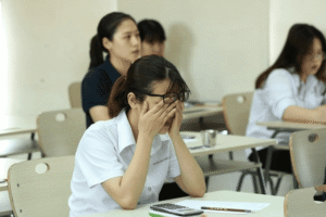 Nghỉ học bao lâu thì bị đuổi học?