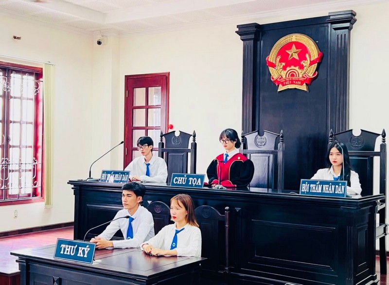 Khối ngành Luật